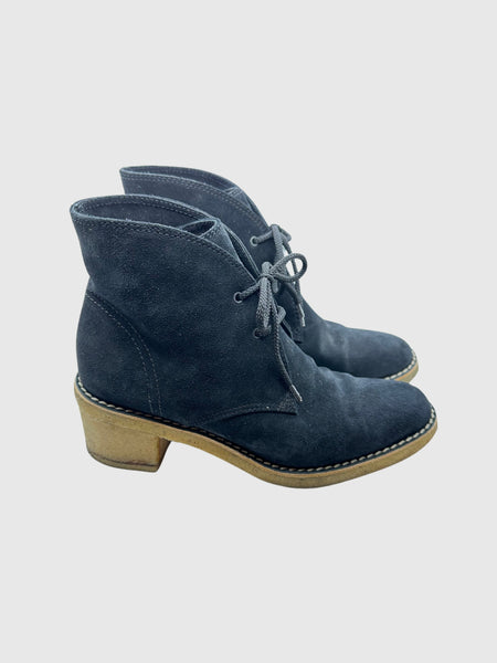 DONNA KAREN WALLABEE Boots • Women's size US 7.5