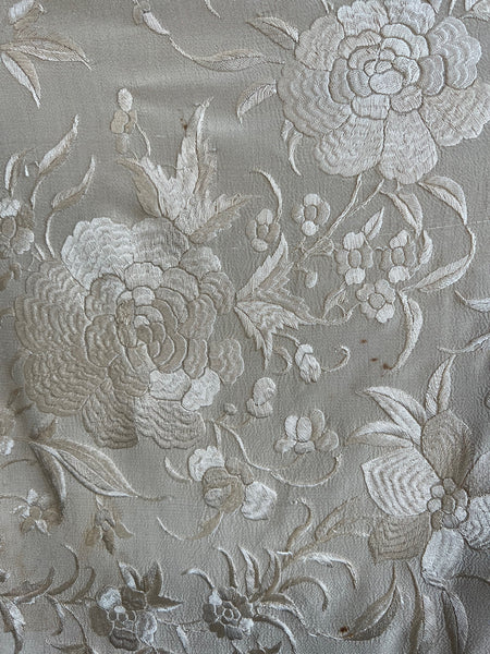 FRINGE WORTHY 30s Floral Embroidered Fringe Silk Piano Shawl