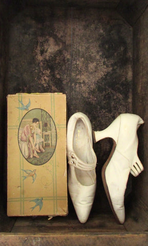 MARY JANES Antique 20s Shoes with Box, Size 6 - 7