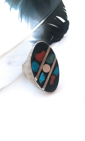 GRAPHIC SHAPES 1970s Onyx, Turquoise & Coral Inlay Ring, Sz 7 1/2